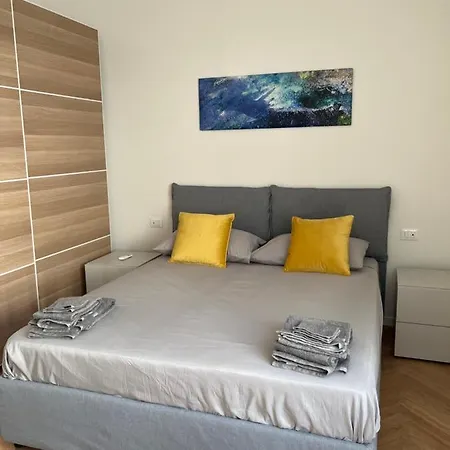 Milano: Incantevole In Pieno Centro - Fancy Yellow Appartamento